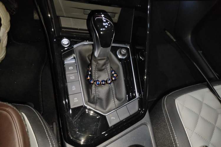Used Volkswagen Tayron 2024 330TSI Two-Wheel Drive Luxury Plus Advanced Version Gear Lever