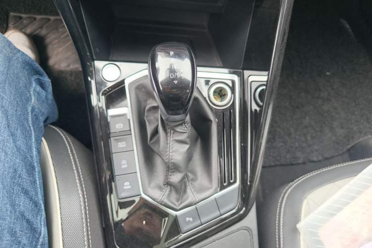 Used Volkswagen Tayron 2024 300TSI Two-Wheel-Drive Luxury Plus Advanced Version Gear Lever