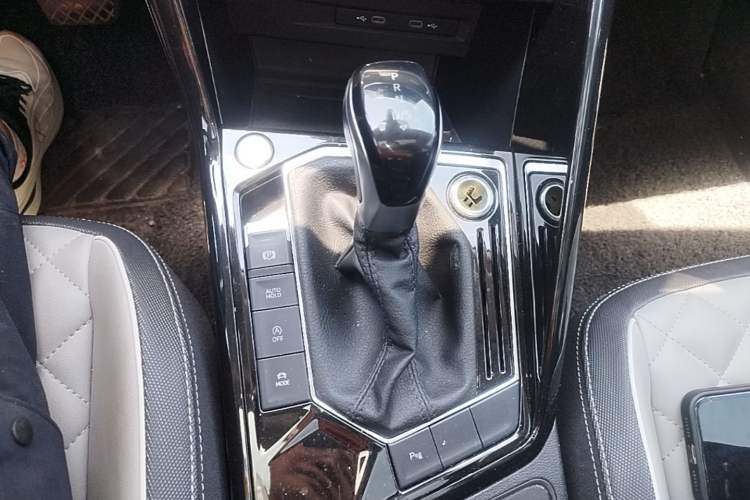 Used Volkswagen Tayron 2024 300TSI Two-Wheel-Drive Luxury Plus Advanced Version Gear Lever