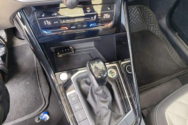Used Volkswagen Tayron 2024 380TSI Four-Wheel Drive R-Line High-Energy Version Gear Lever