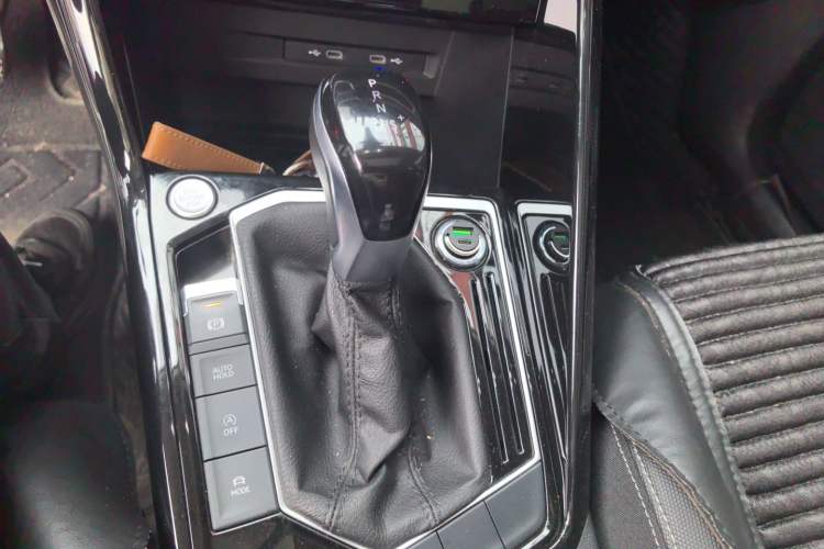 Used Volkswagen Tayron 2024 300TSI Two-Wheel-Drive Luxury Plus Advanced Version Gear Lever