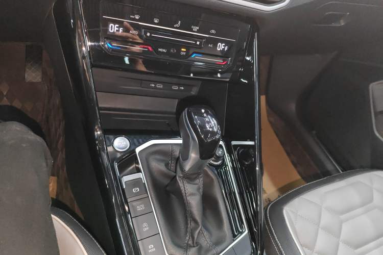Used Volkswagen Tayron 2024 330TSI Two-Wheel Drive Luxury Plus Advanced Version Gear Lever