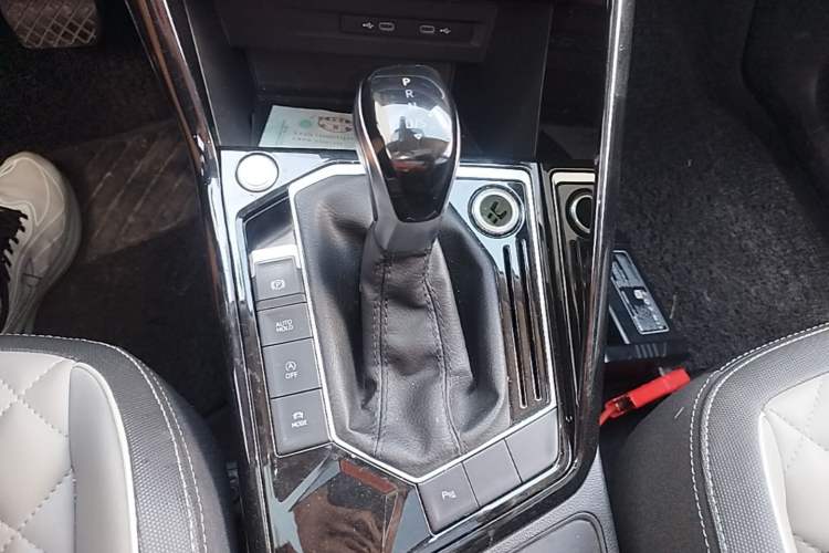 Used Volkswagen Tayron 2024 300TSI Two-Wheel-Drive Luxury Plus Advanced Version Gear Lever