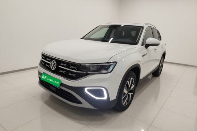 Ojetý Volkswagen Tayron 2024 300TSI Two-Wheel-Drive Luxury Plus Advanced Version