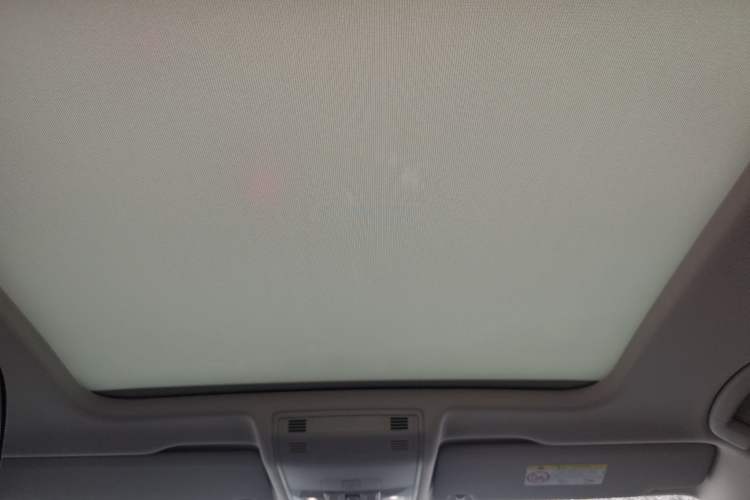 Used Volkswagen Tayron 2024 300TSI Two-Wheel-Drive Luxury Plus Advanced Version Headliner