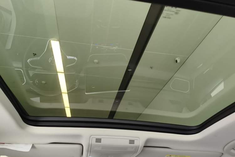 Used Volkswagen Tayron 2024 300TSI Two-Wheel-Drive Luxury Plus Advanced Version Headliner