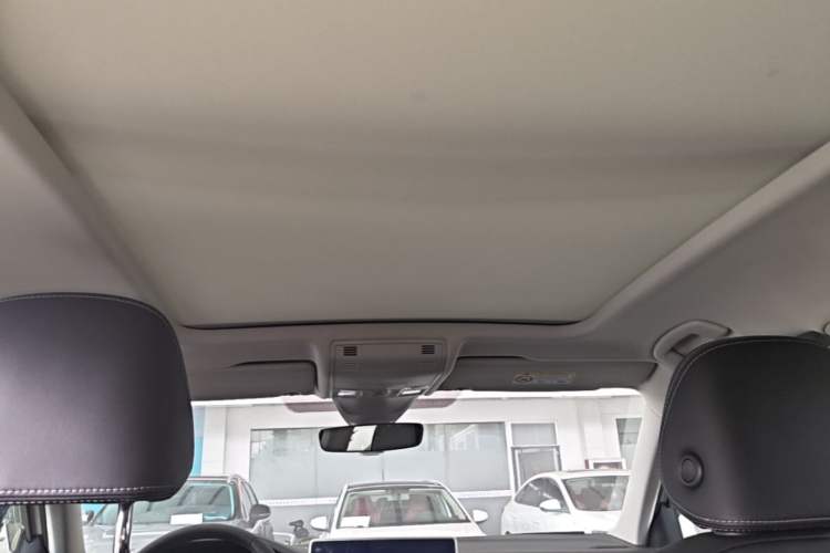 Used Volkswagen Tayron 2024 300TSI Two-Wheel-Drive Luxury Plus Advanced Version Headliner