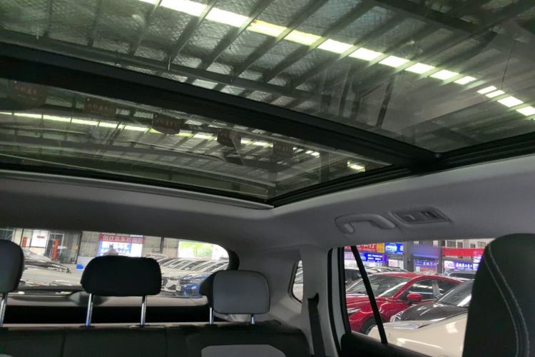 Used Volkswagen Tayron 2024 300TSI Two-Wheel-Drive Luxury Plus Advanced Version Headliner