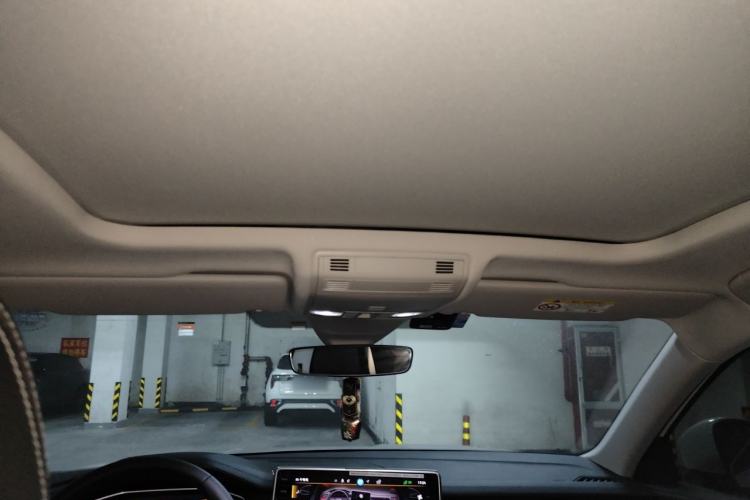 Used Volkswagen Tayron 2024 330TSI Two-Wheel Drive Luxury Plus Advanced Version Headliner