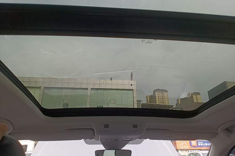 Used Volkswagen Tayron 2024 300TSI Two-Wheel-Drive Luxury Plus Advanced Version Headliner