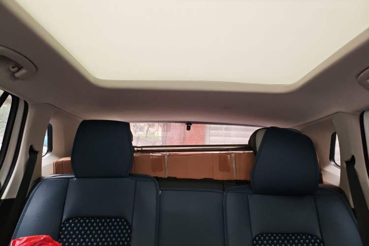 Used Volkswagen Tayron 2024 300TSI Two-Wheel-Drive Luxury Plus Advanced Version Headliner