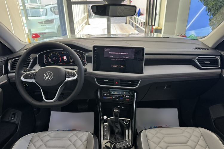 Used Volkswagen Tayron 2024 300TSI Two-Wheel-Drive Luxury Plus Advanced Version Interior 1