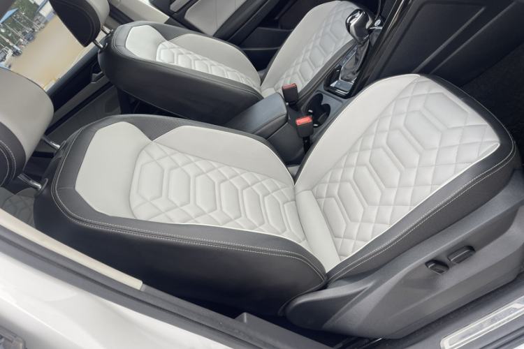 Used Volkswagen Tayron 2024 300TSI Two-Wheel-Drive Luxury Plus Advanced Version Interior 10