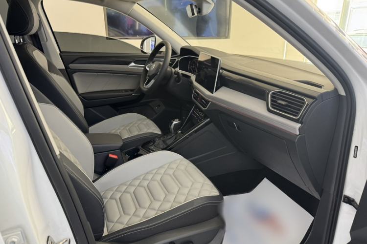 Used Volkswagen Tayron 2024 300TSI Two-Wheel-Drive Luxury Plus Advanced Version Interior 4