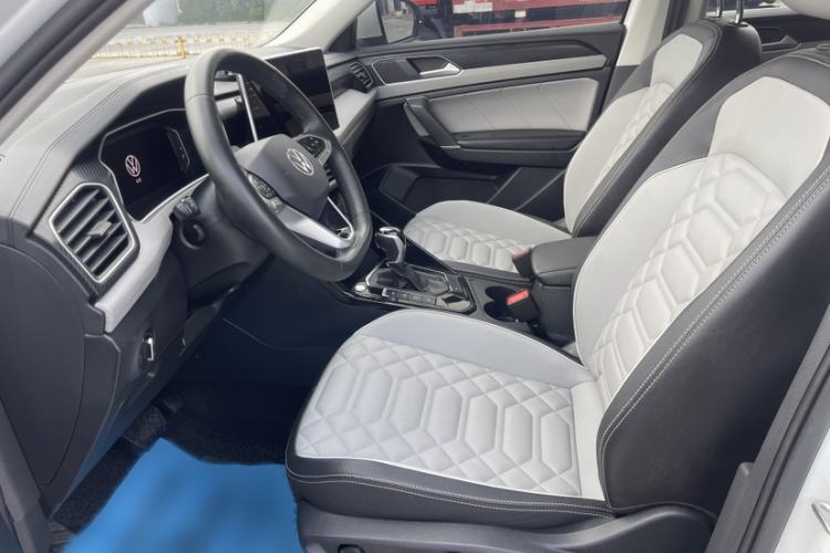 Used Volkswagen Tayron 2024 300TSI Two-Wheel-Drive Luxury Plus Advanced Version Interior 5