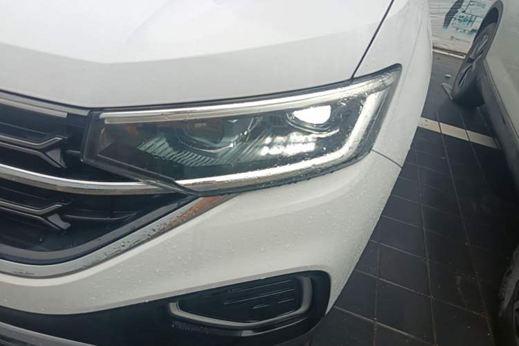 Used Volkswagen Tayron 2024 300TSI Two-Wheel-Drive Luxury Plus Advanced Version Left Front Headlight