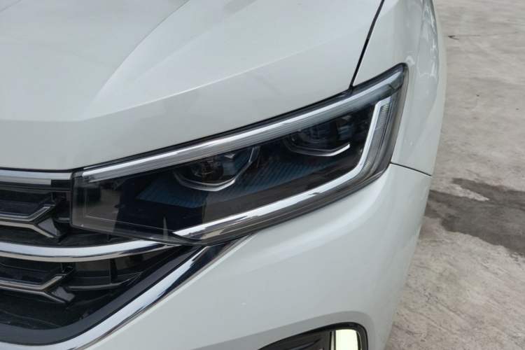 Used Volkswagen Tayron 2024 380TSI All-Wheel Drive R-Line Pro Smart Edition Left Front Headlight