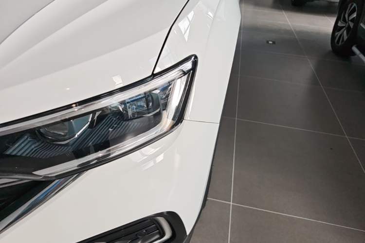 Used Volkswagen Tayron 2024 300TSI Two-Wheel-Drive Luxury Plus Advanced Version Left Front Headlight