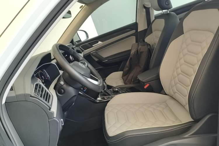 Used Volkswagen Tayron 2024 300TSI Two-Wheel-Drive Luxury Plus Advanced Version Left Front Seat