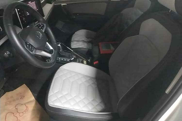 Used Volkswagen Tayron 2024 300TSI Two-Wheel-Drive Luxury Plus Advanced Version Left Front Seat