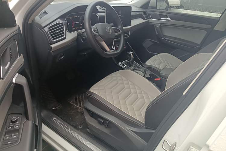 Used Volkswagen Tayron 2024 300TSI Two-Wheel-Drive Luxury Plus Advanced Version Left Front Seat