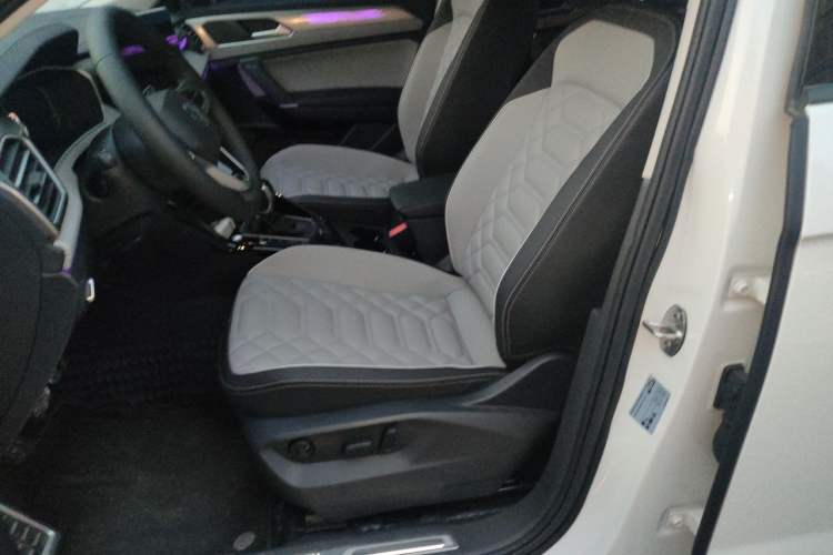 Used Volkswagen Tayron 2024 330TSI Two-Wheel Drive R-Line High-Energy Version Left Front Seat