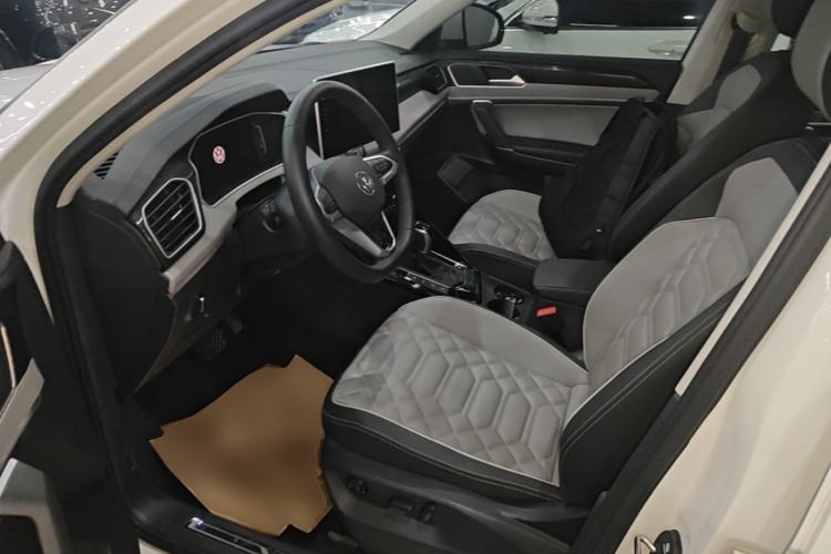 Used Volkswagen Tayron 2024 300TSI Two-Wheel-Drive Luxury Plus Advanced Version Left Front Seat