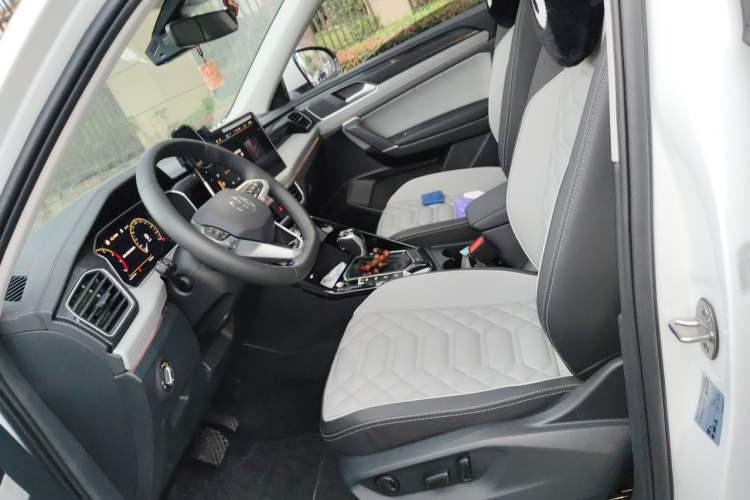 Used Volkswagen Tayron 2024 300TSI Two-Wheel-Drive Luxury Plus Advanced Version Left Front Seat
