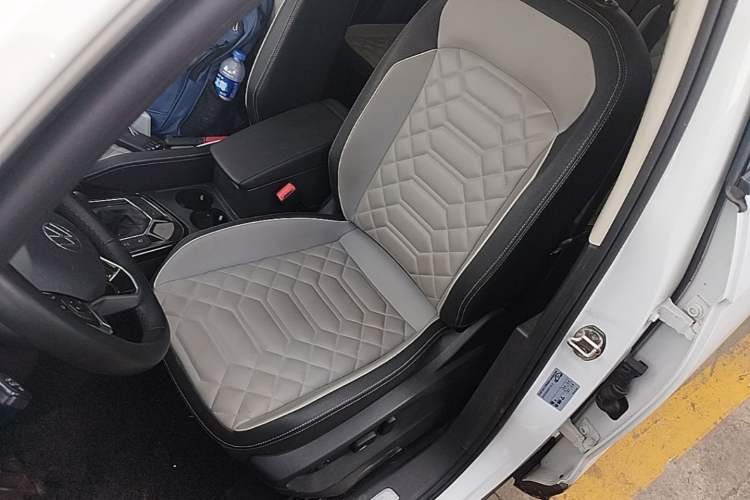 Used Volkswagen Tayron 2024 300TSI Two-Wheel-Drive Luxury Plus Advanced Version Left Front Seat