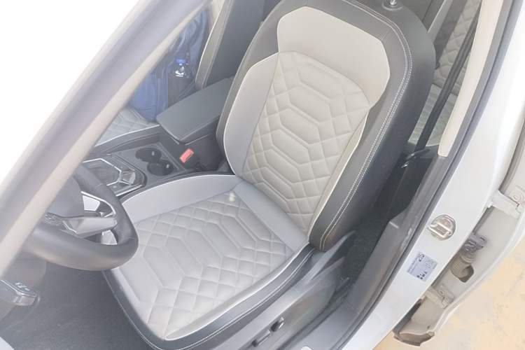 Used Volkswagen Tayron 2024 300TSI Two-Wheel-Drive Luxury Plus Advanced Version Left Front Seat