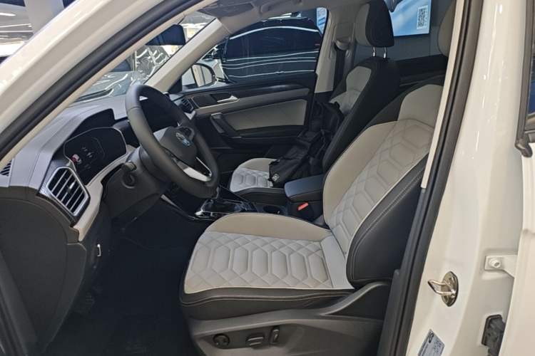 Used Volkswagen Tayron 2024 300TSI Two-Wheel-Drive Luxury Plus Advanced Version Left Front Seat