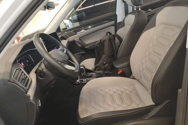 Used Volkswagen Tayron 2024 300TSI Two-Wheel-Drive Luxury Plus Advanced Version Left Front Seat