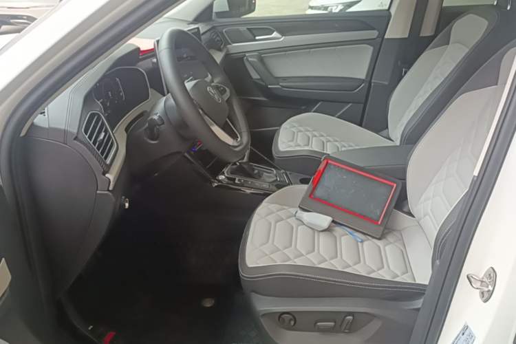 Used Volkswagen Tayron 2024 300TSI Two-Wheel-Drive Luxury Plus Advanced Version Left Front Seat