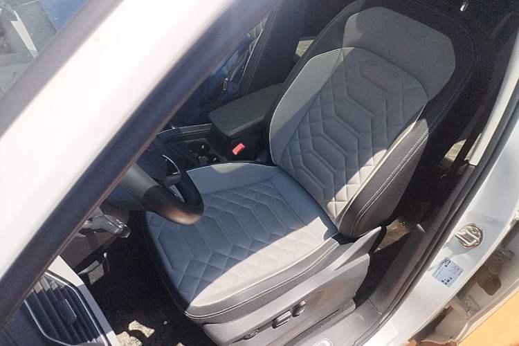 Used Volkswagen Tayron 2024 300TSI Two-Wheel-Drive Luxury Plus Advanced Version Left Front Seat