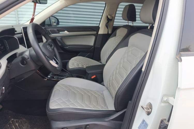 Used Volkswagen Tayron 2024 300TSI Two-Wheel-Drive Luxury Plus Advanced Version Left Front Seat