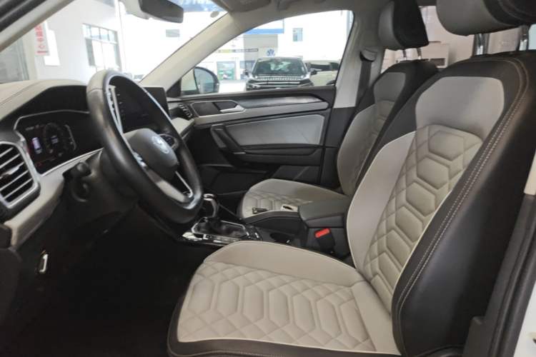 Used Volkswagen Tayron 2024 300TSI Two-Wheel-Drive Luxury Plus Advanced Version Left Front Seat