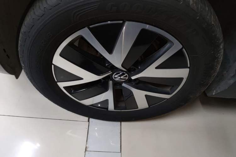 Used Volkswagen Tayron 2024 300TSI Two-Wheel-Drive Luxury Plus Advanced Version Left Front Wheel Hub