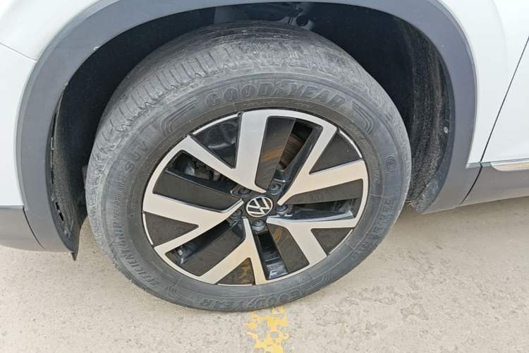Used Volkswagen Tayron 2024 300TSI Two-Wheel-Drive Luxury Plus Advanced Version Left Front Wheel Hub