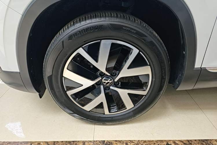 Used Volkswagen Tayron 2024 300TSI Two-Wheel-Drive Luxury Plus Advanced Version Left Front Wheel Hub