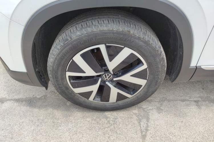 Used Volkswagen Tayron 2024 300TSI Two-Wheel-Drive Luxury Plus Advanced Version Left Front Wheel Hub