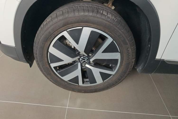 Used Volkswagen Tayron 2024 300TSI Two-Wheel-Drive Luxury Plus Advanced Version Left Front Wheel Hub