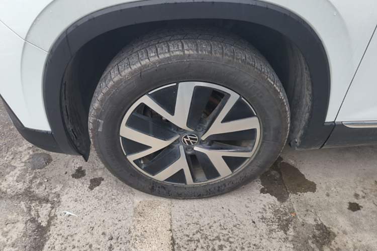 Used Volkswagen Tayron 2024 300TSI Two-Wheel-Drive Luxury Plus Advanced Version Left Front Wheel Hub