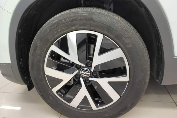 Used Volkswagen Tayron 2024 330TSI Two-Wheel Drive Luxury Plus Advanced Version Left Front Wheel Hub