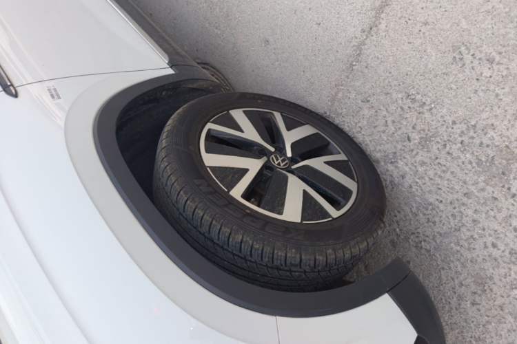 Used Volkswagen Tayron 2024 300TSI Two-Wheel-Drive Luxury Plus Advanced Version Left Front Wheel Hub