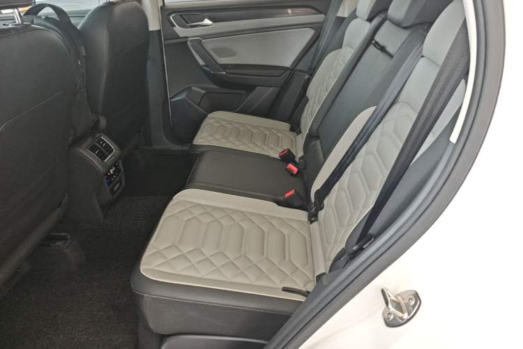 Used Volkswagen Tayron 2024 300TSI Two-Wheel-Drive Luxury Plus Advanced Version Left Rear Seat