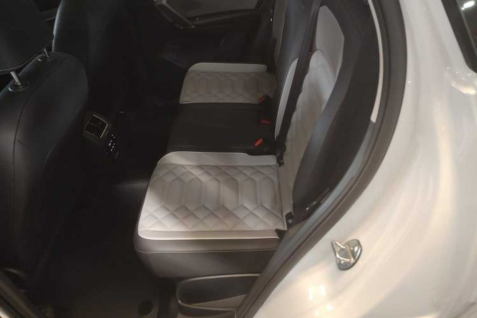 Used Volkswagen Tayron 2024 330TSI Two-Wheel Drive Luxury Plus Advanced Version Left Rear Seat
