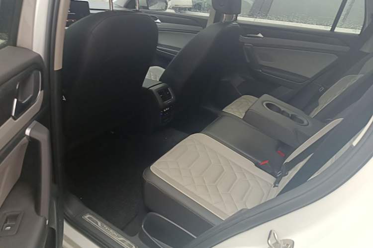 Used Volkswagen Tayron 2024 300TSI Two-Wheel-Drive Luxury Plus Advanced Version Left Rear Seat