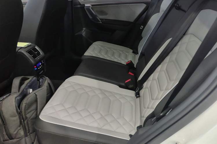 Used Volkswagen Tayron 2024 300TSI Two-Wheel-Drive Luxury Plus Advanced Version Left Rear Seat