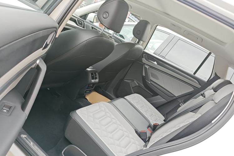 Used Volkswagen Tayron 2024 300TSI Two-Wheel-Drive Luxury Plus Advanced Version Left Rear Seat
