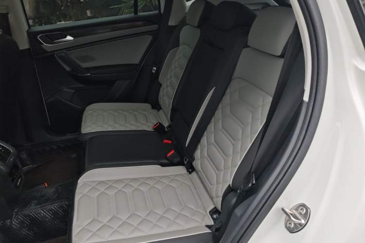 Used Volkswagen Tayron 2024 330TSI Two-Wheel Drive Luxury Plus Advanced Version Left Rear Seat